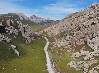 【&ldquo;飛閱&rdquo;中國(guó)】戳這里！領(lǐng)略秋日天峻溝的奇美壯麗