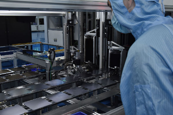 需求旺 生產(chǎn)忙&mdash;&mdash;走進(jìn)高原古城光伏產(chǎn)業(yè)車(chē)間